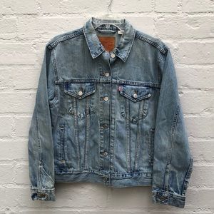 LEVI’s Denim Boyfriend Jacket w/ Tie Dye back